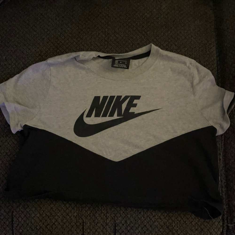 Nike crop, sized medium colors grey and black